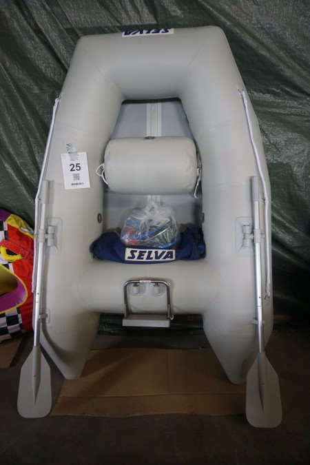 Inflatable boat. Brand: Selva. Type: MW-220 / 3FL (T220WF)