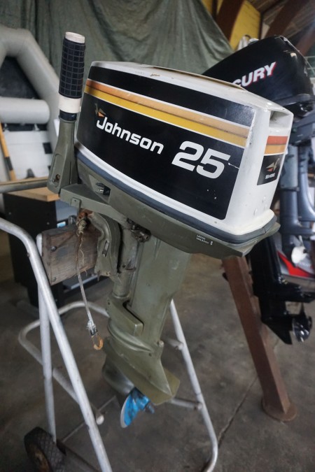 Outboard engine. Brand: Johnson. Model: sea-horse