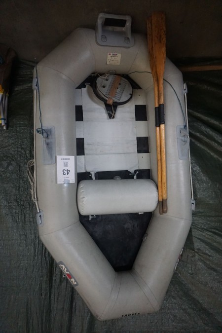 Inflatable boat, Brand: Avon.