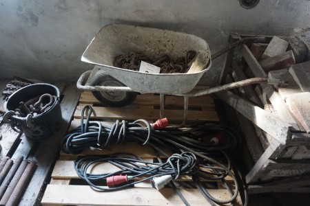 Extension cables + lifting chains, wheelbarrows, etc.