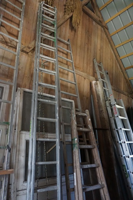 15 step pull-out ladder.