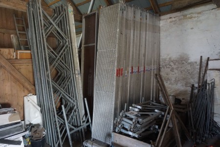 Large batch of facade scaffolding. Brand: Tradex international