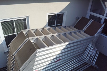 2 pcs. stairs, 2 pcs. railing, brand: Jumbo