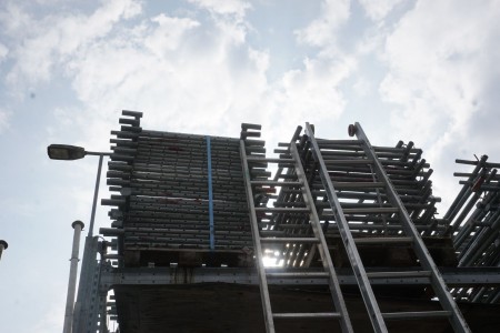 2 pallets elevators for masonry scaffolding