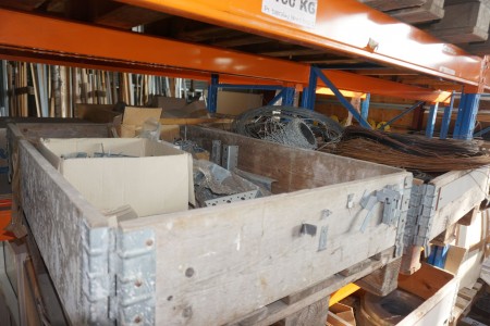 3 pallets with various steel wire, barbed wire, fittings + 2 pcs. windows.