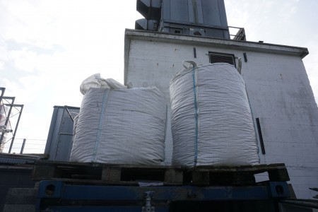 3 pallets with leca stone bigbags