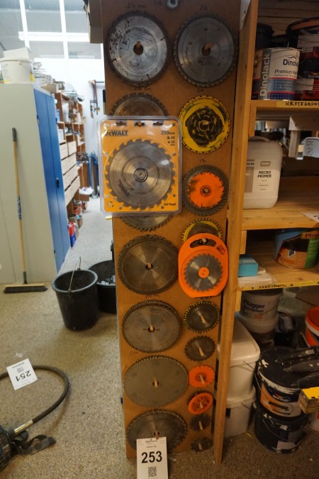 Lot blades for circular saw.