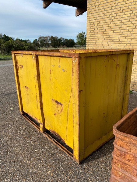 Yellow container