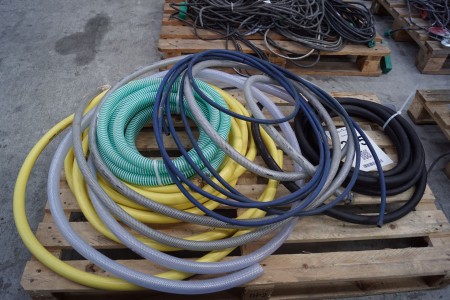 Lot of air hoses