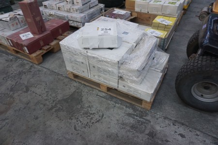 15 boxes with granite tiles for floor and wall