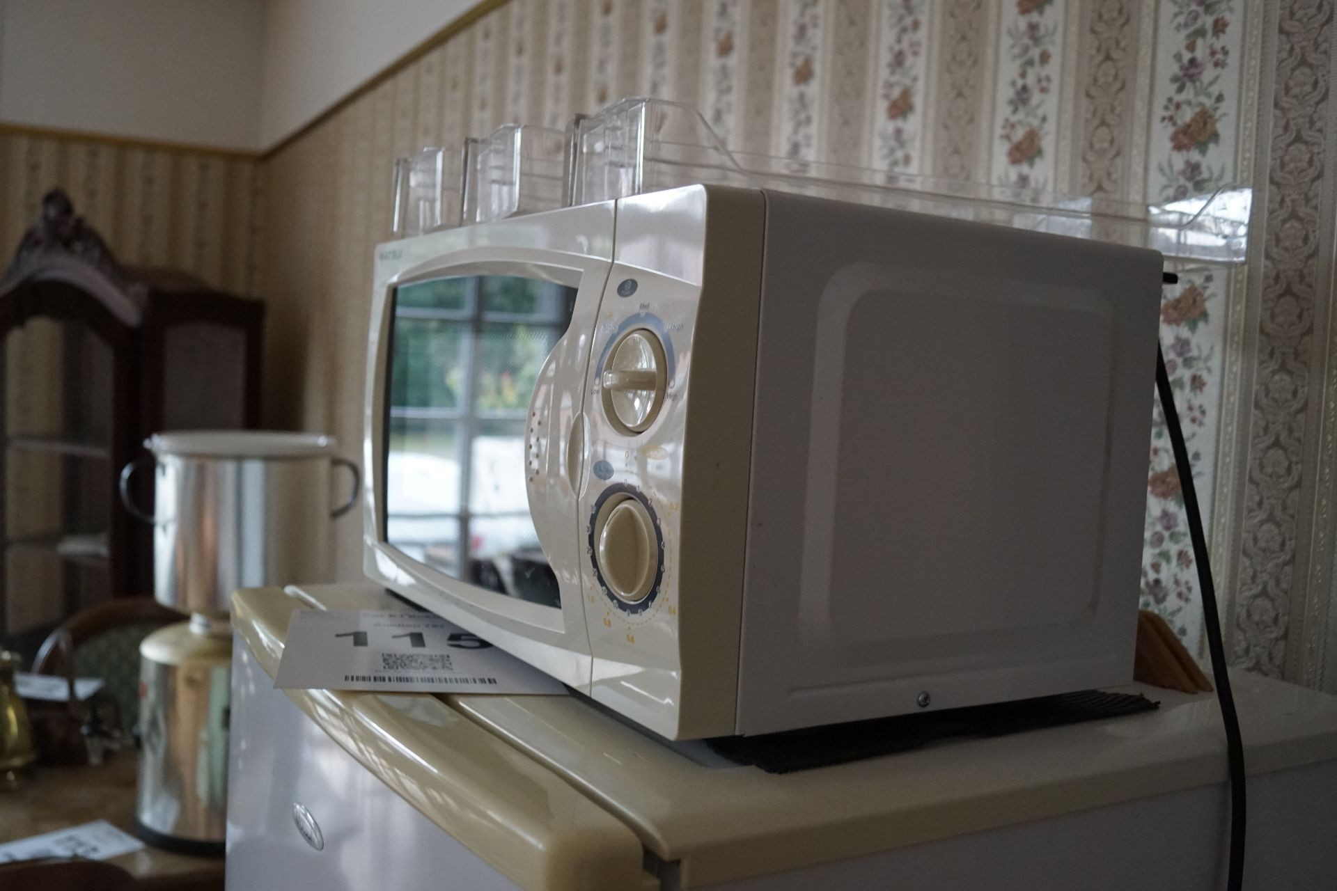 Matsui Kühlschrank mit Gefrierfach + Matsui Mikrowelle - KJ Auktion -  Maschinen-Auktionen