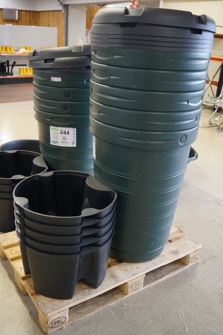 5 pieces. rainwater barrels with lids and plinth