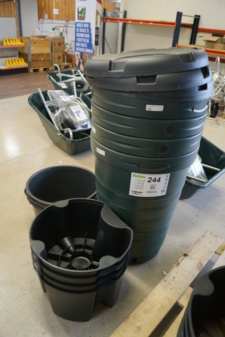 4 pcs. rainwater barrels with lids and plinth