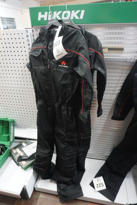 2 kettle suits, brand: AGCO