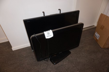 2 flat screen TVs
