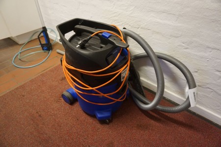 Nilfisk vacuum cleaner, model: Attix 30