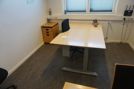 Electric raising table with office chair + bookcase + whiteboard