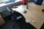 El-hævesænke bord med kontorstol 