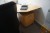 Elektrischer Hubtisch mit Bürostuhl + Regalen
