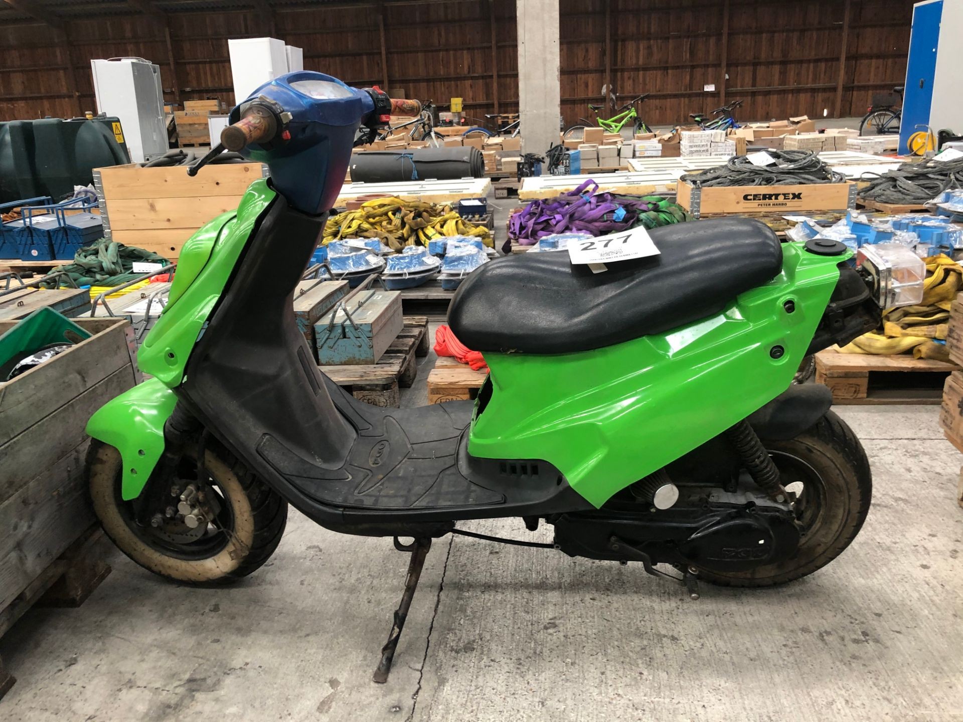 PGO scooter with spare parts - KJ Auktion Machine