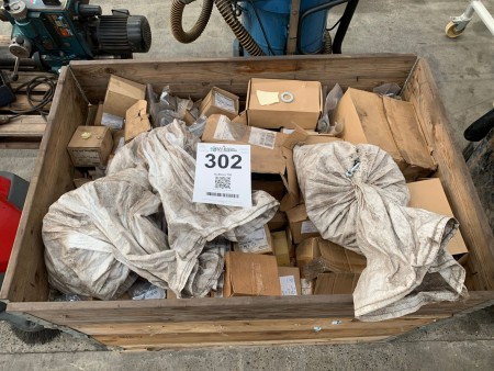 Large batch of bolts, clamping plates, spring washers, etc.