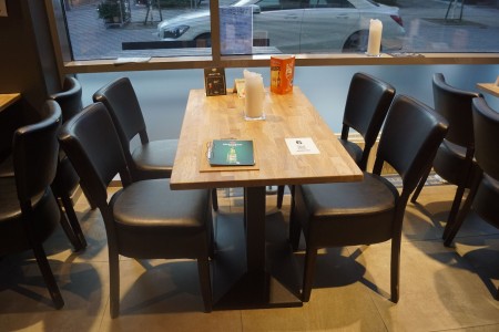 Bord med 4 stole 