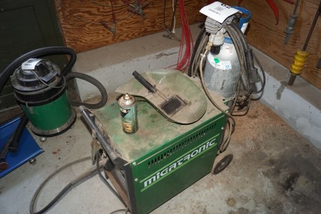 Welder, Brand: Migatronic. Model: Automig 180 XE. With hoses and helmet.
