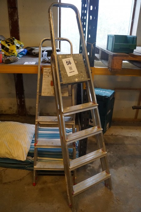 2 pcs. stair ladders