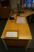 1 stk. skrivebord + 5 stk. skabe og reol med diverse tekniske oplysninger i skabe 