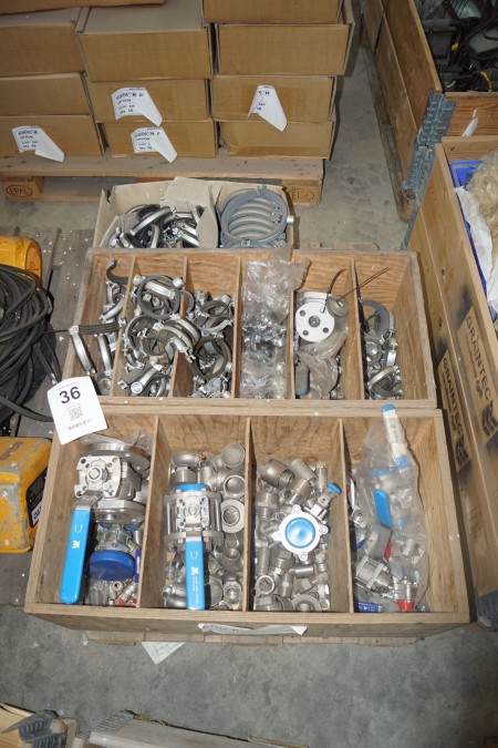 Various galvanized pipes + couplings etc.