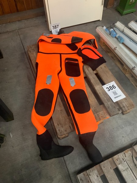 Dry suit, with hood