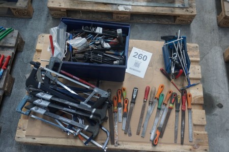 Large batch of hand tools