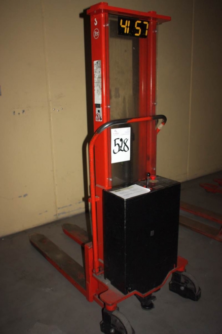 Electric stacker, BT