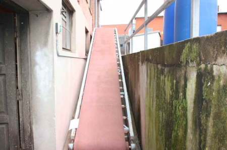 Conveyor belt of stairs, length approx. 7 meters