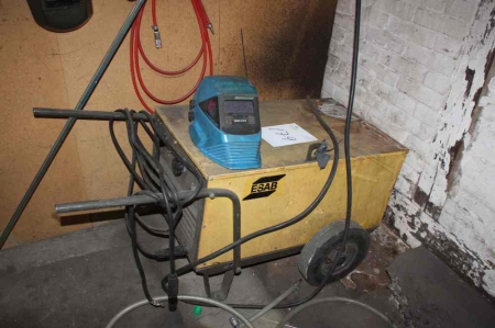 Welder, Esab LHF 250 with cable + helmets + pliers, etc. on the wall, machine vice, etc. on board