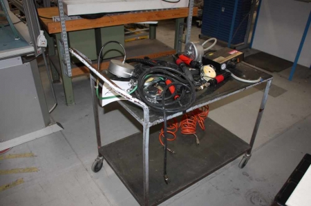 Air Tools, approx. 5 Screwdrivers + 2 air hose spring suspension tool balancers + 3 x spring suspension tool balancers, Desoutter 1-2 kg + soldering unit, GLT 1000D + trolley
