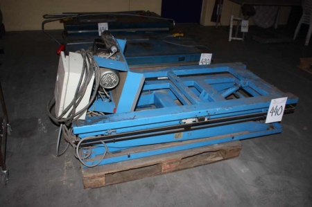 El-hydraulisk løftebord, max. 1500 kg.