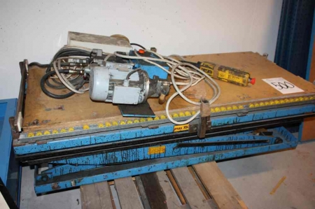 Electro-hydraulic lifting table, Translyft, capacity: 1500 kg. 170x80cm