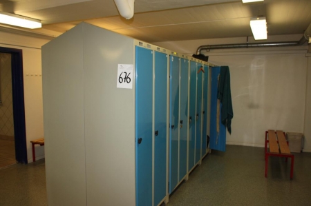 10 2-compartment lockers