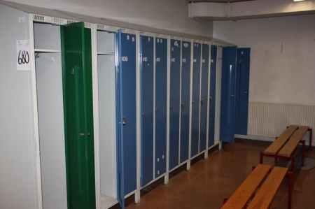 7 2-compartment lockers