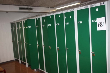12 2-compartment lockers