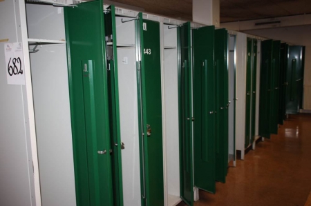 12 2-compartment lockers