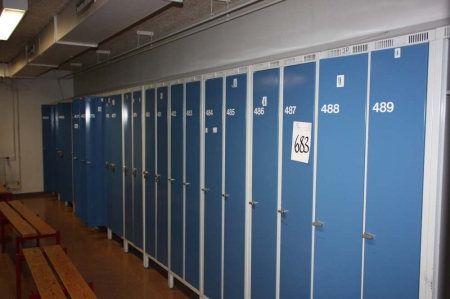 14 2-compartment lockers