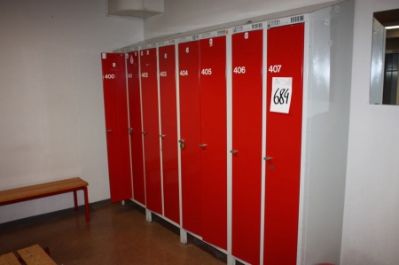 4 2-compartment lockers