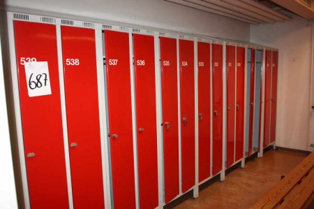 7 2-compartment lockers