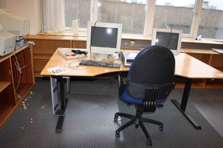 El-Hæve/sænke skrivebord + skrivebord  + skuffesektion + 4 reoler + kontorstol + 2 stk. køreunderlag