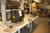 Arbejdsbord, Bott, 260x80 cm, med reol med lys + 2 x aflastningstræktaljer, Desoutter 0-1 kg og 1-2 kg + el-skruemaskine, 24 volt