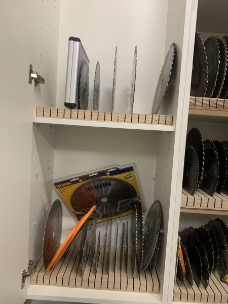 Various cutting discs for circular saws