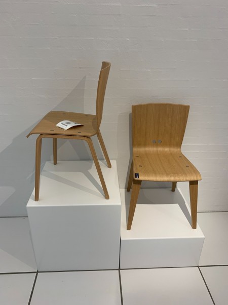 2 pcs. chairs in wood.