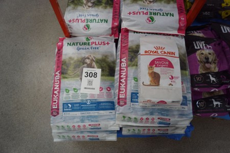 5 bags of dog food, Brand: NaturePlus +